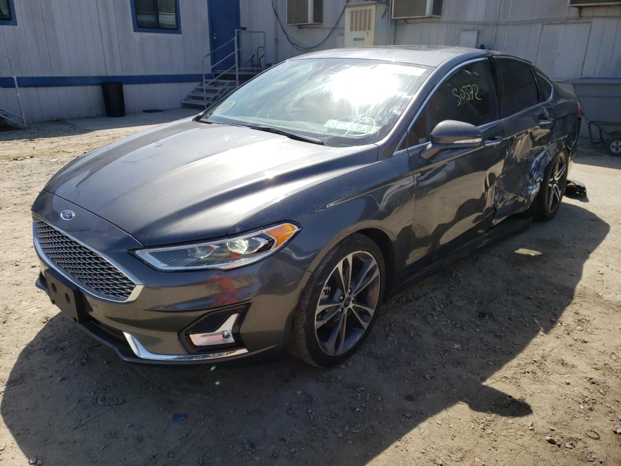 Photo 2 from auction – 2019 FORD FUSION TIT with VIN 3FA6P0D92KR207660