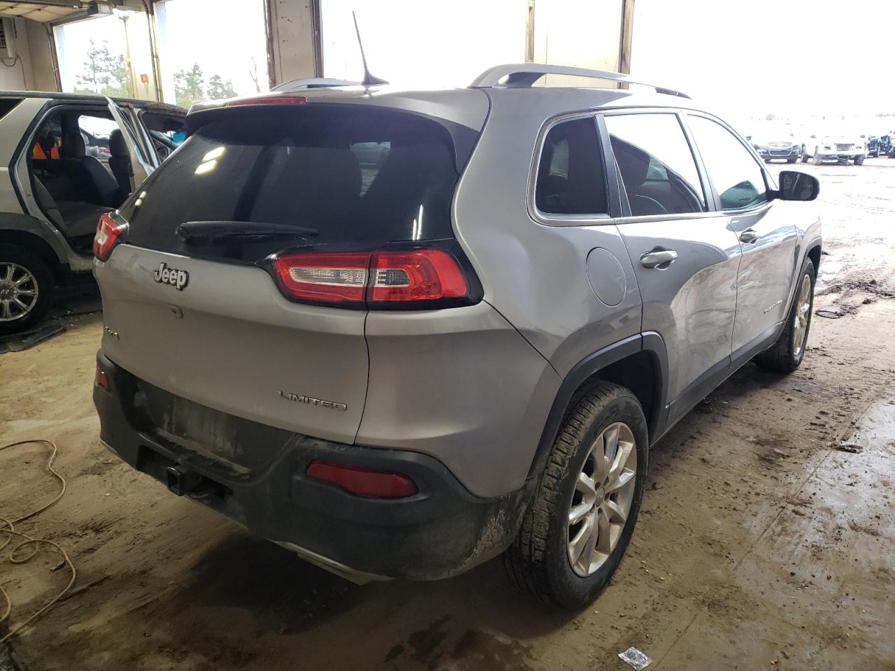 Photo 4 from auction – 2016 JEEP CHEROKEE L with VIN 1C4PJMDSXGW218971
