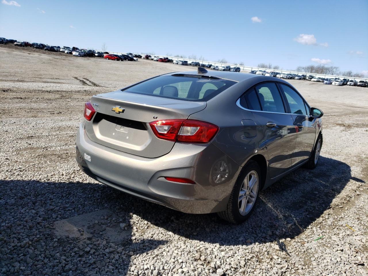 Photo 4 from auction – 2018 CHEVROLET CRUZE with VIN 1G1BE5SM2J7239316