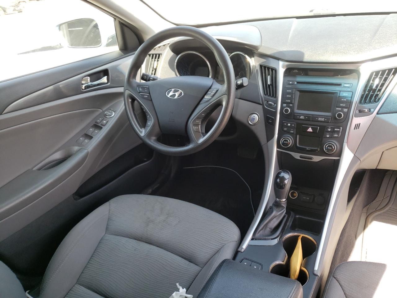 Photo 9 from auction – 2015 HYUNDAI SONATA HYB with VIN KMHEC4A49FA133702
