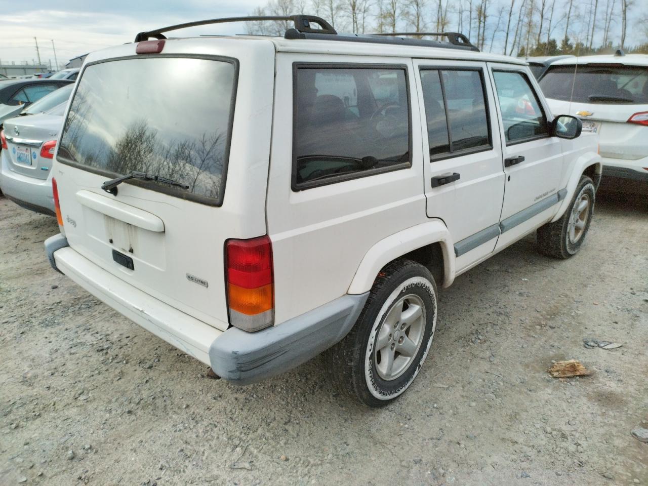 Zdjęcie 4 z aukcji – 2000 JEEP CHEROKEE S z VIN 1J4FT48S6YL170849