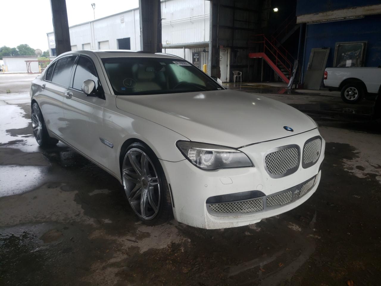 BMW 740 LI 2014 مع رقم تعريف المركبة WBAYE4C52ED137795 - صورة من المزاد