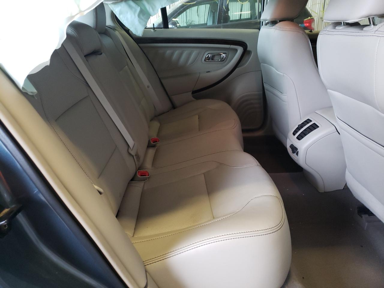 Photo 6 from auction – 2010 FORD TAURUS LIM with VIN 1FAHP2FW5AG159715