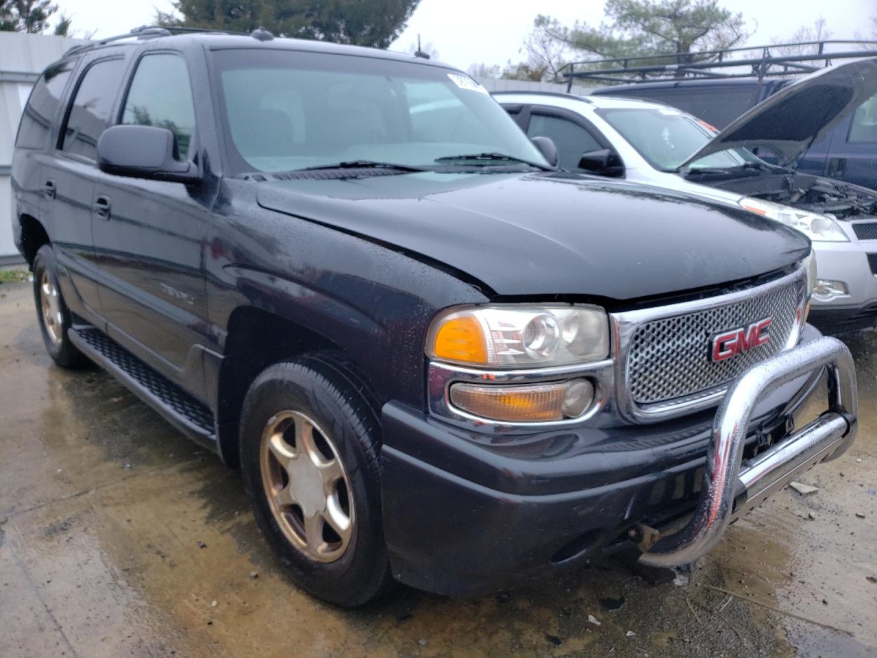 GMC YUKON DENA 2003 with VIN 1GKEK63U83J225738 - Photo from auction