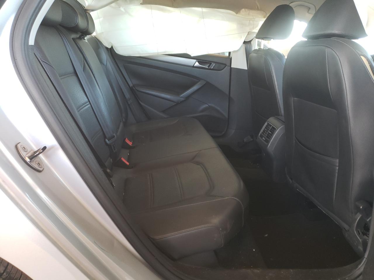 Photo 6 from auction – 2014 VOLKSWAGEN UK with VIN 1VWBN7A34EC007080