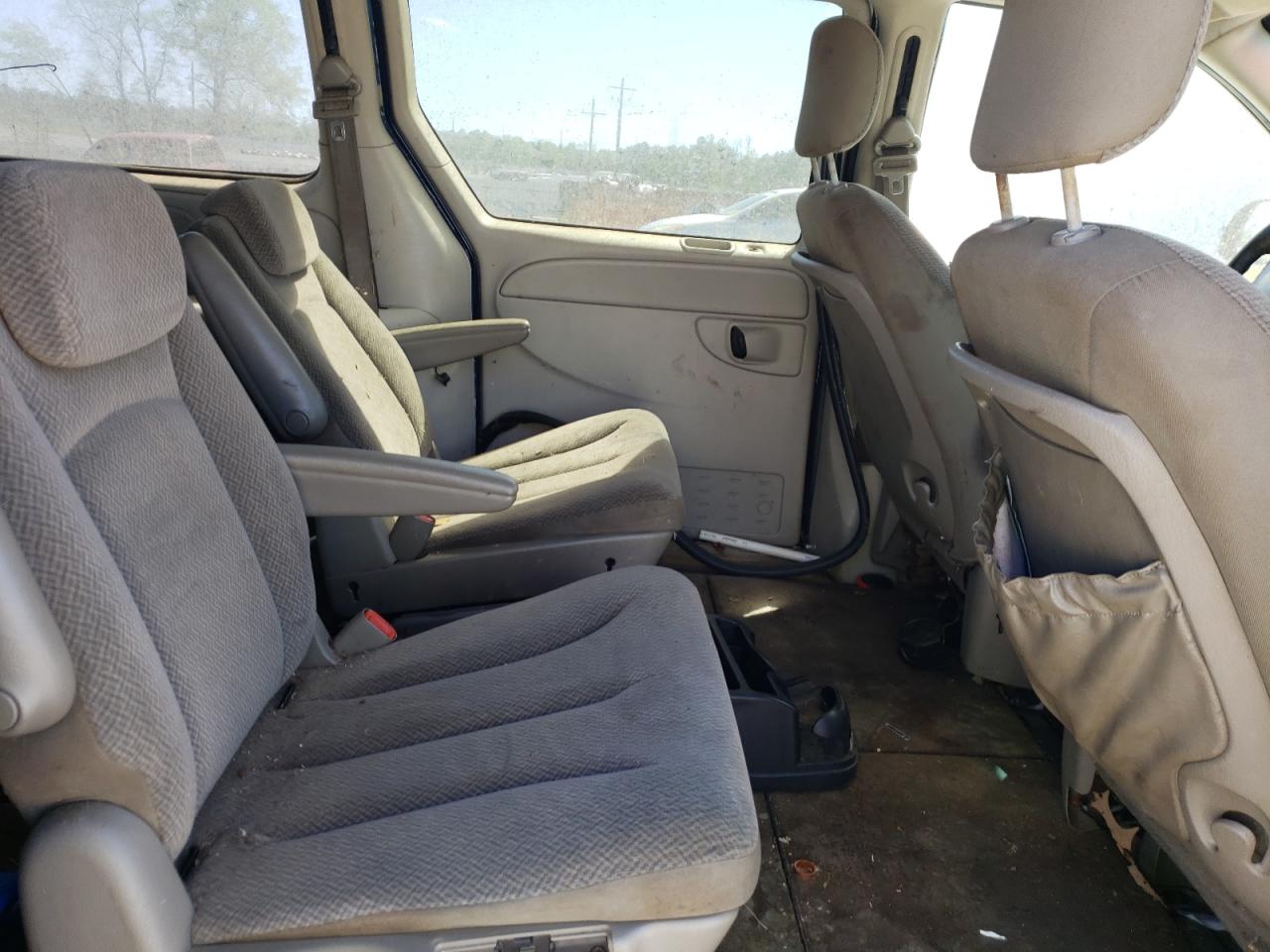 Photo 6 from auction – 2005 DODGE GRAND CARA with VIN 2D4GP44L15R142086
