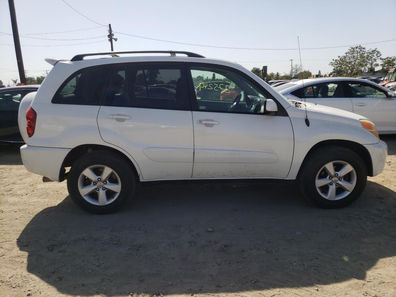 Photo 9 from auction – 2004 TOYOTA RAV4 with VIN JTEGD20V740004624