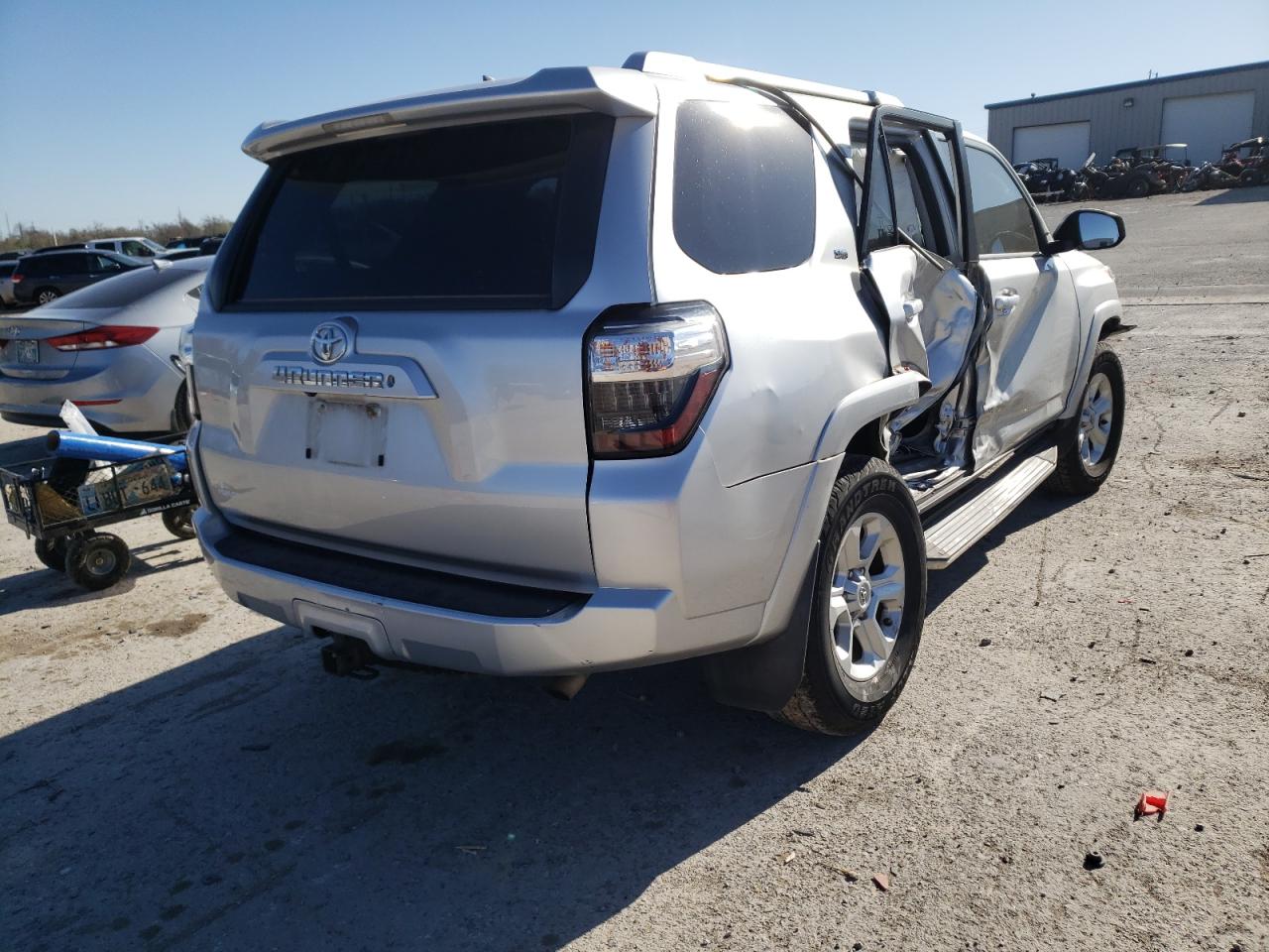 Photo 4 from auction – 2015 TOYOTA 4RUNNER SR with VIN JTEBU5JR6F5251944