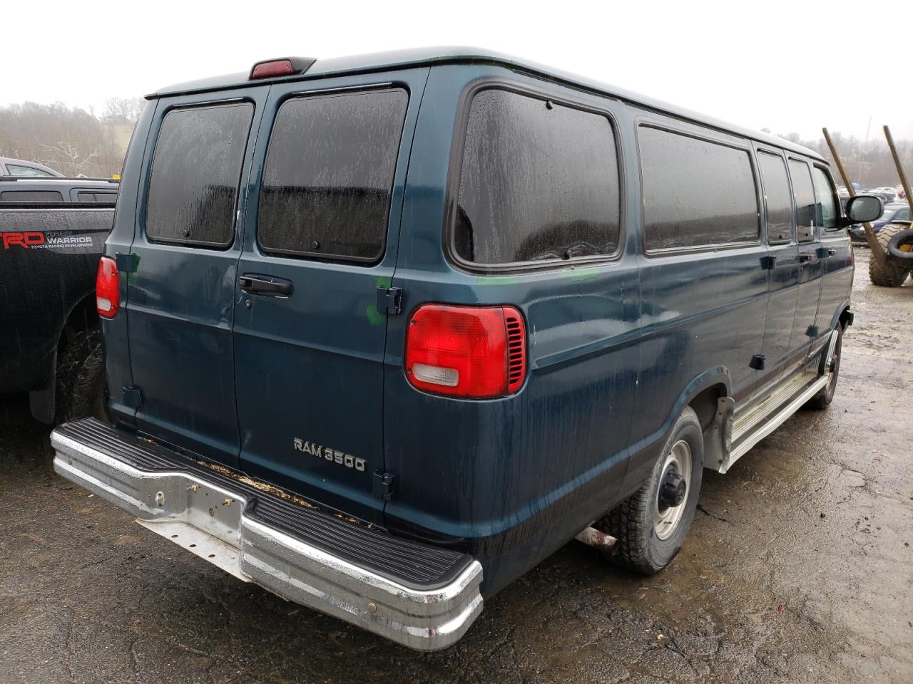 Photo 4 from auction – 2000 DODGE RAM WAGON with VIN 2B5WB35Z3YK105891