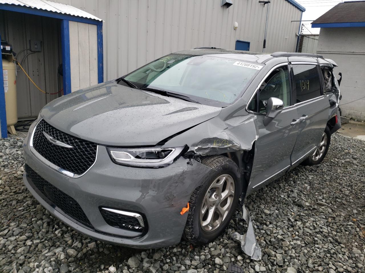 Photo 2 from auction – 2022 CHRYSLER PACIFICA with VIN 2C4RC1GG4NR104236