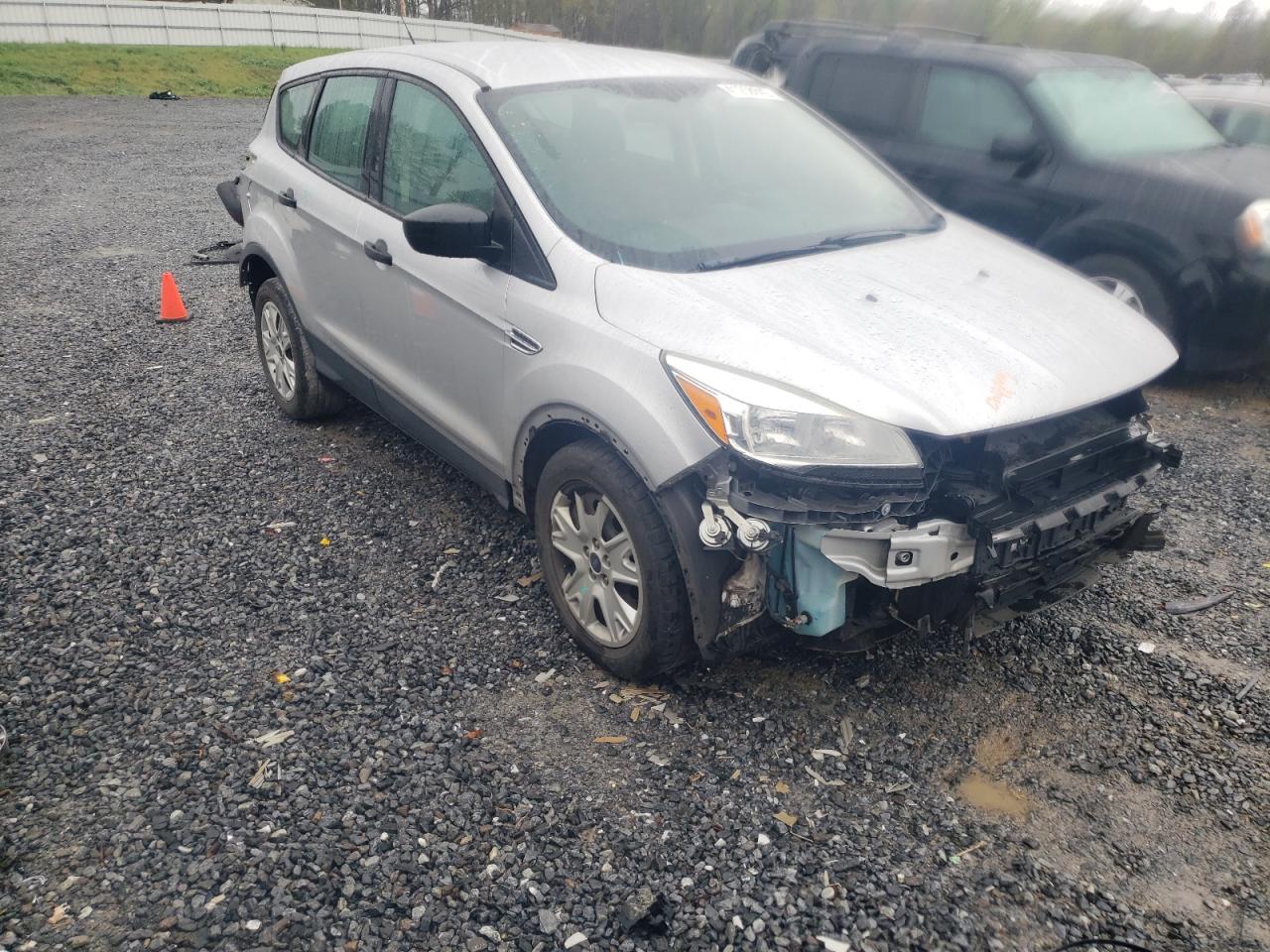 FORD ESCAPE S 2015 with VIN 1FMCU0F77FUB55938 - Photo from auction