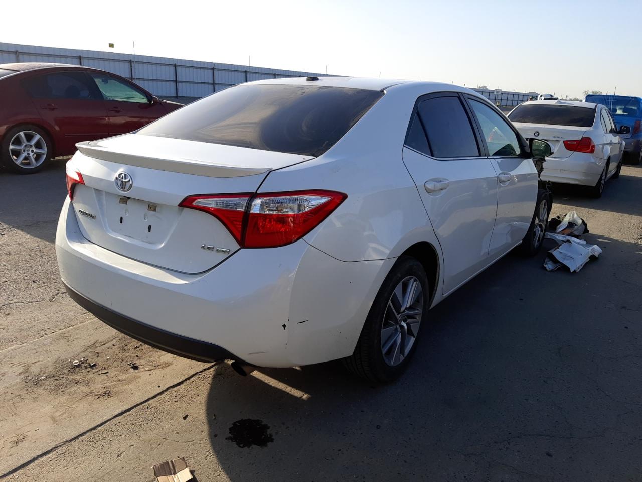 Photo 4 from auction – 2015 TOYOTA COROLLA EC with VIN 5YFBPRHEXFP343938
