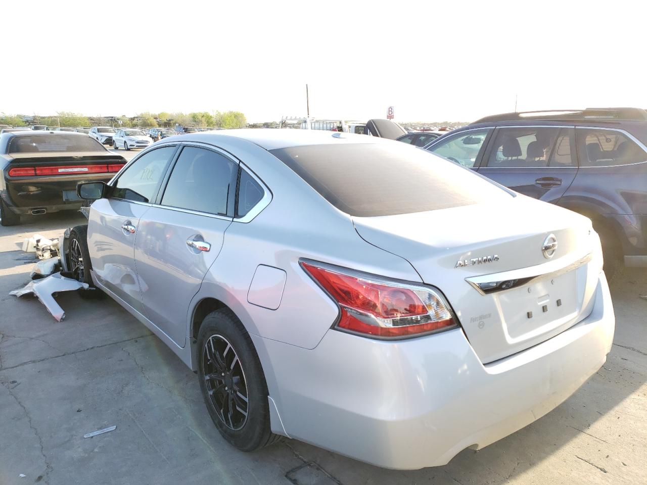 Photo 3 from auction – 2015 NISSAN ALTIMA 2.5 with VIN 1N4AL3AP3FN870125