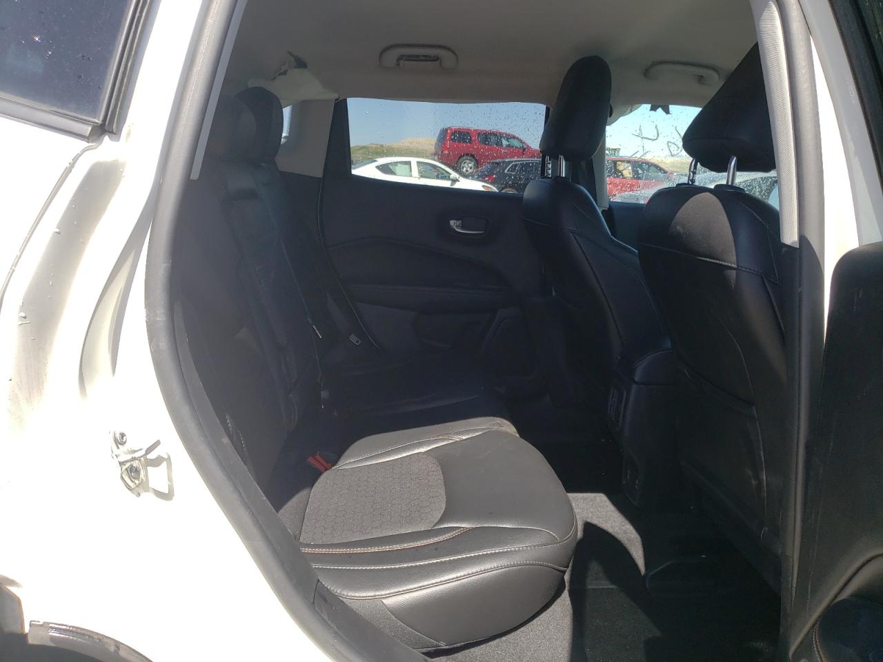 Photo 6 from auction – 2018 JEEP COMPASS LA with VIN 3C4NJDBB2JT423238