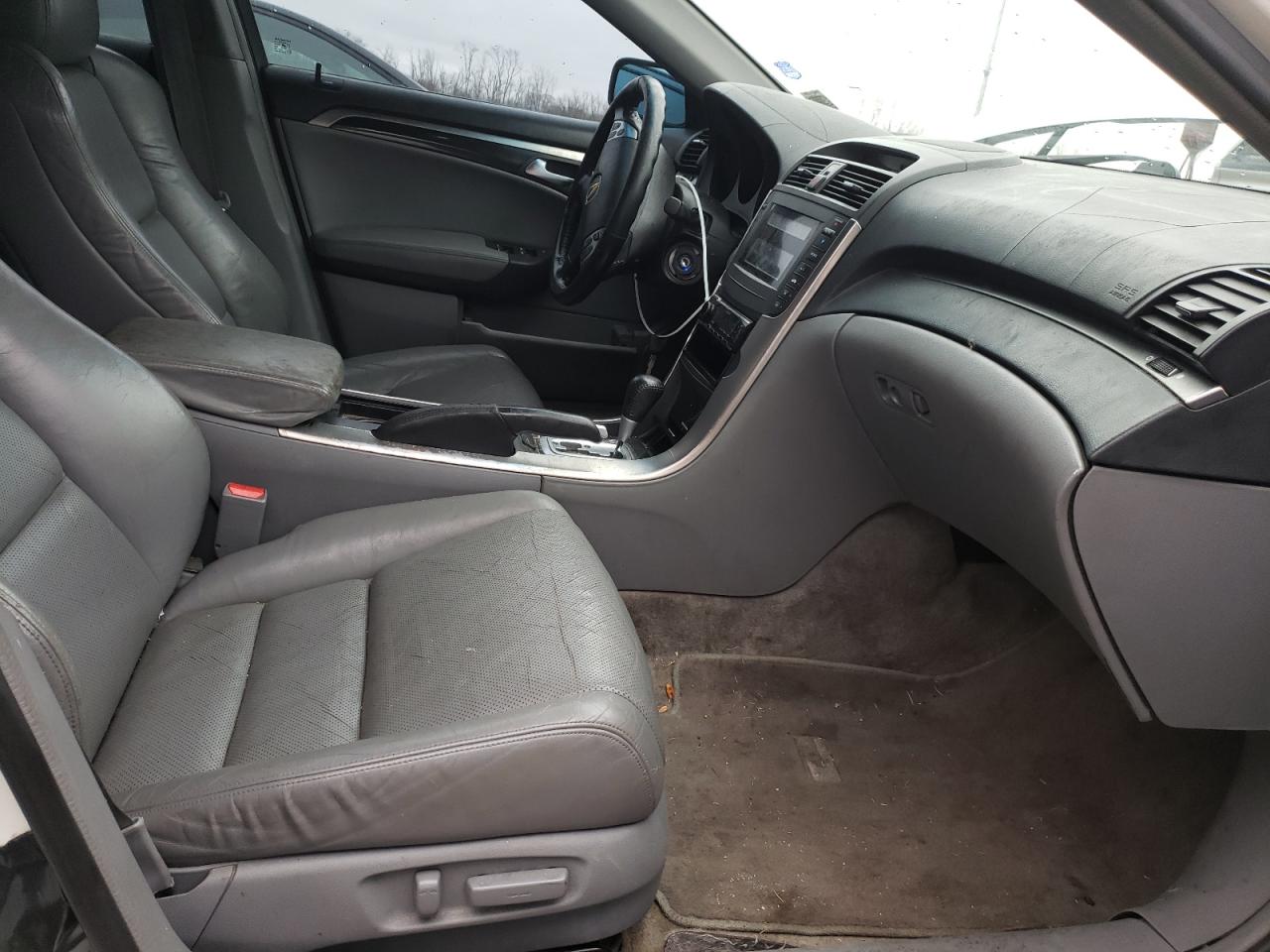 Photo 5 from auction – 2005 ACURA TL with VIN 19UUA66235A045429