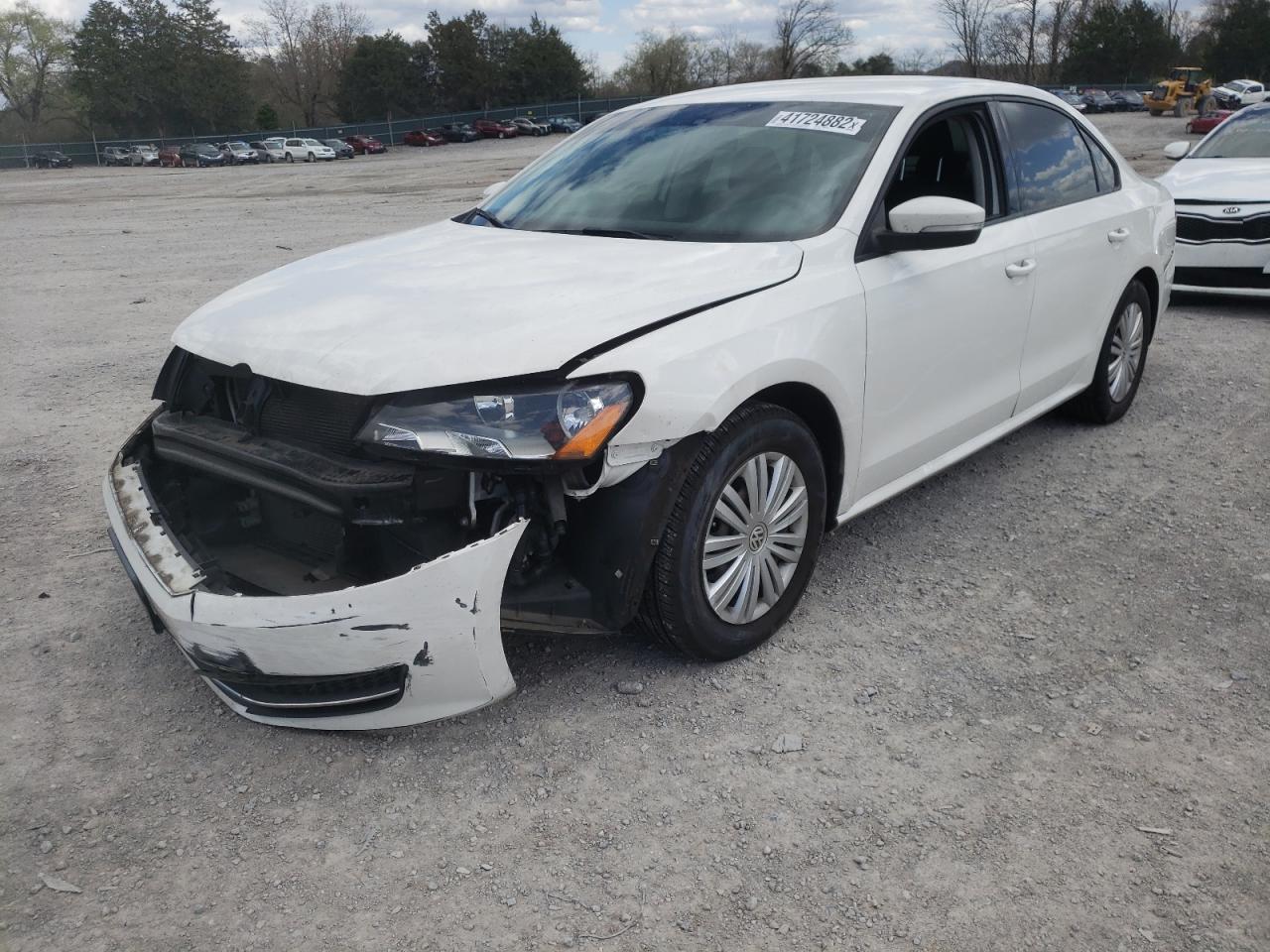 Photo 2 from auction – 2014 VOLKSWAGEN PASSAT S with VIN 1VWAT7A37EC055285