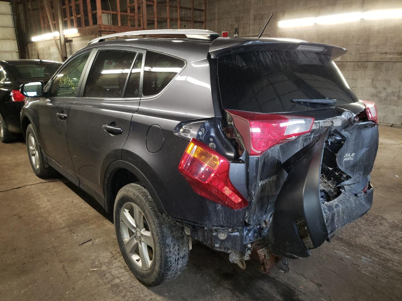 Photo 3 from auction – 2013 TOYOTA RAV4 XLE with VIN JTMRFREV2DD002975