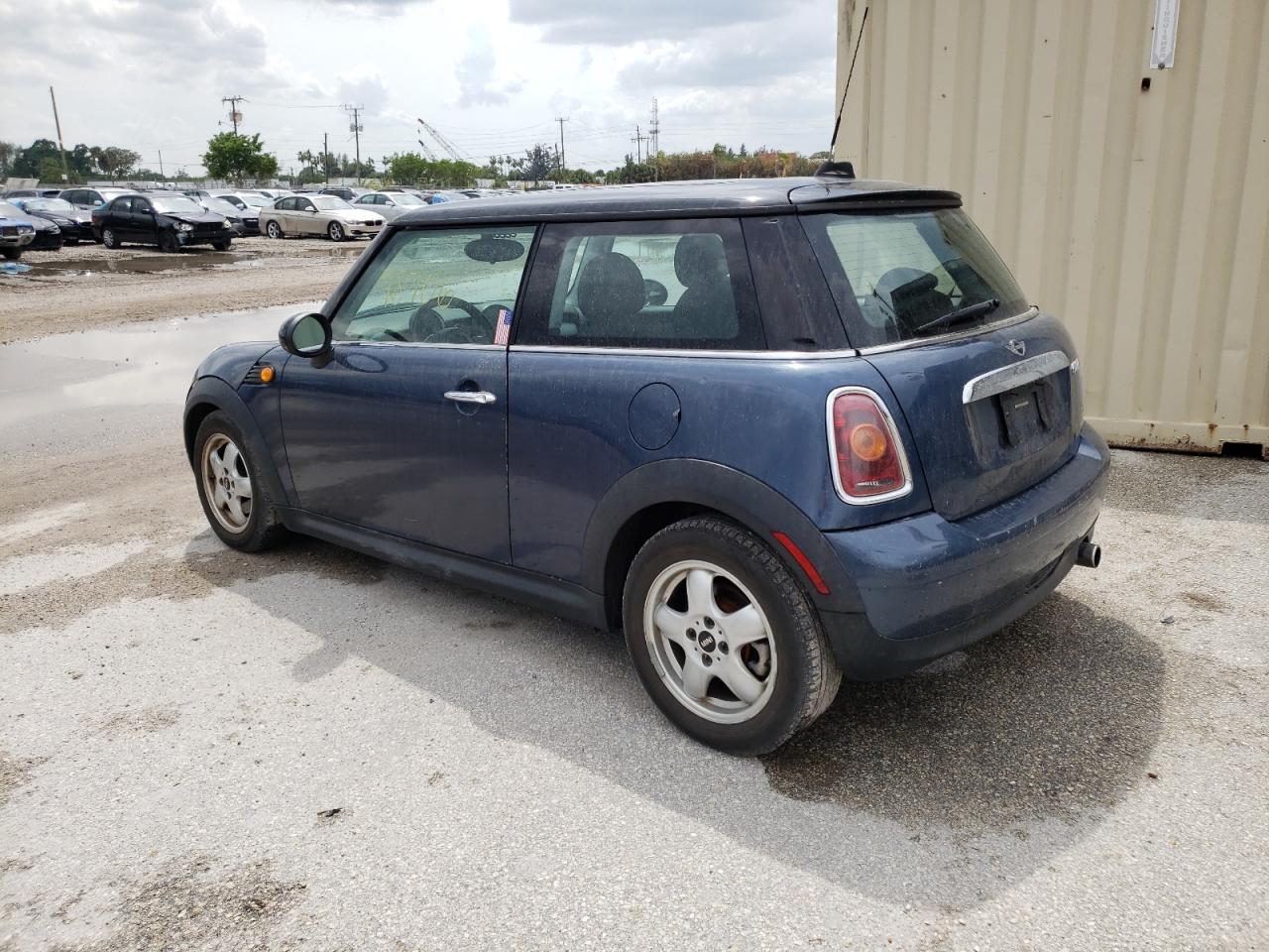 Photo 3 from auction – 2010 MINI COOPER with VIN WMWMF3C50ATZ67682