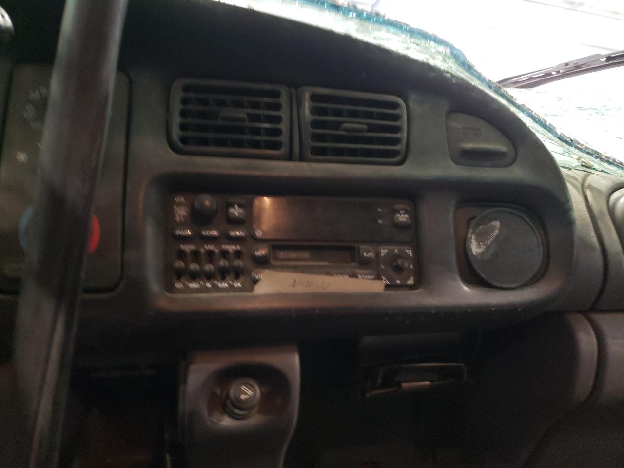 Photo 9 from auction – 1998 DODGE RAM 2500 with VIN 1B7KF23Z0WJ159892