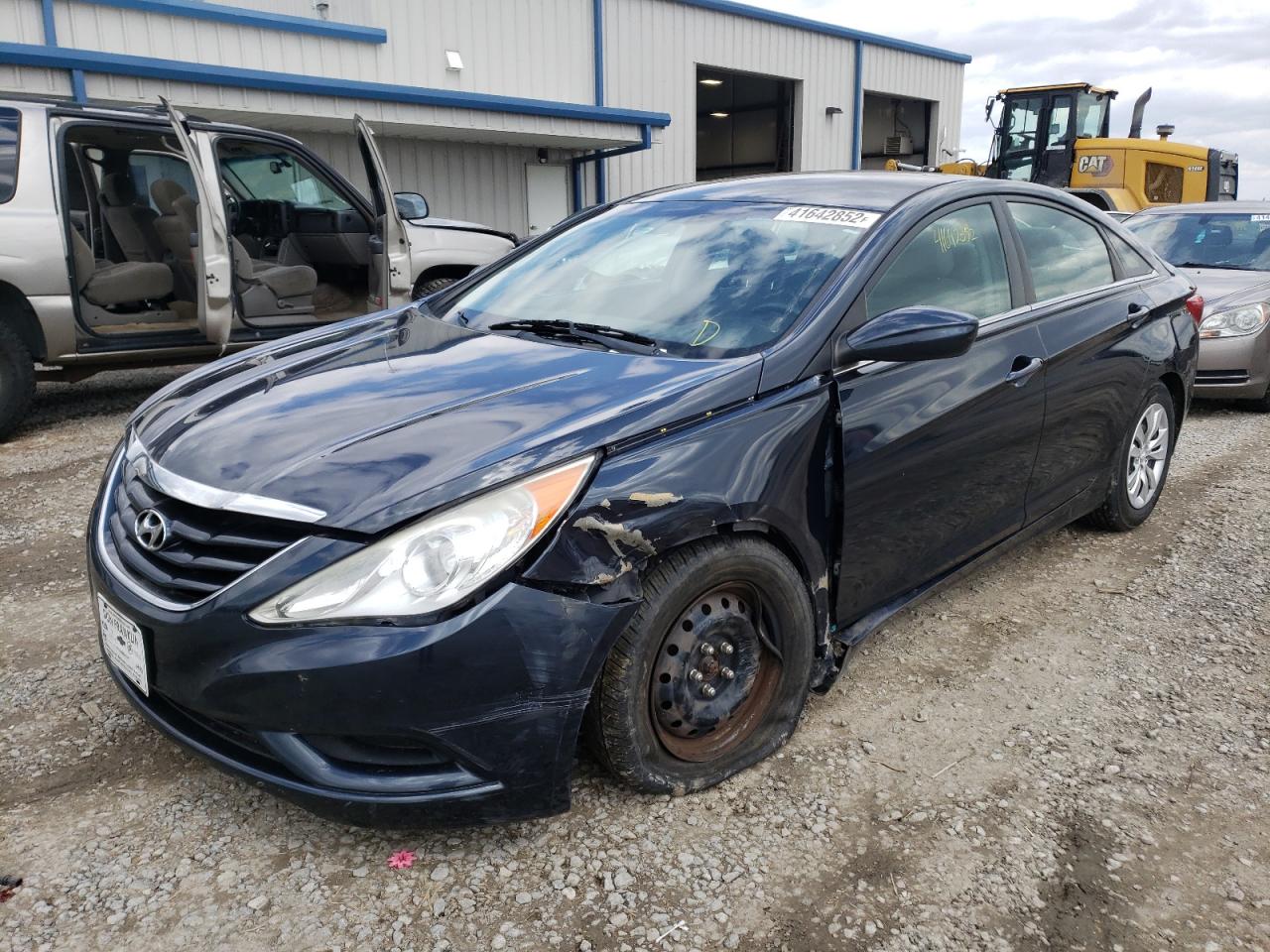 Photo 2 from auction – 2012 HYUNDAI SONATA GLS with VIN 5NPEB4AC6CH312511