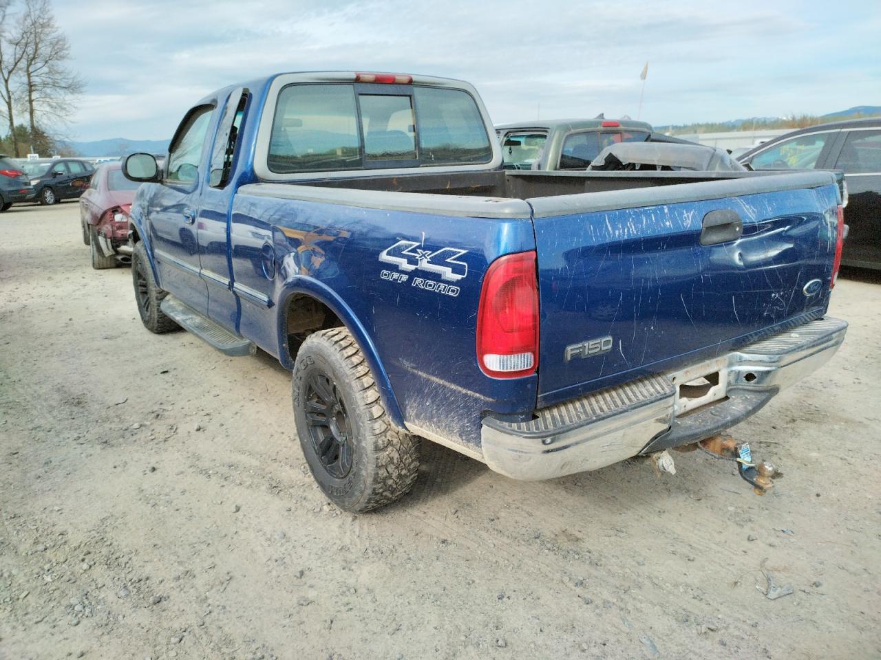 Photo 3 from auction – 1998 FORD F150 with VIN 2FTRX18L2WCA31937