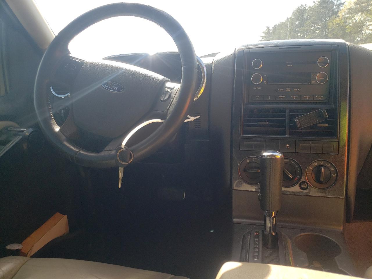 Photo 9 from auction – 2008 FORD EXPLORER X with VIN 1FMEU63E88UA35504