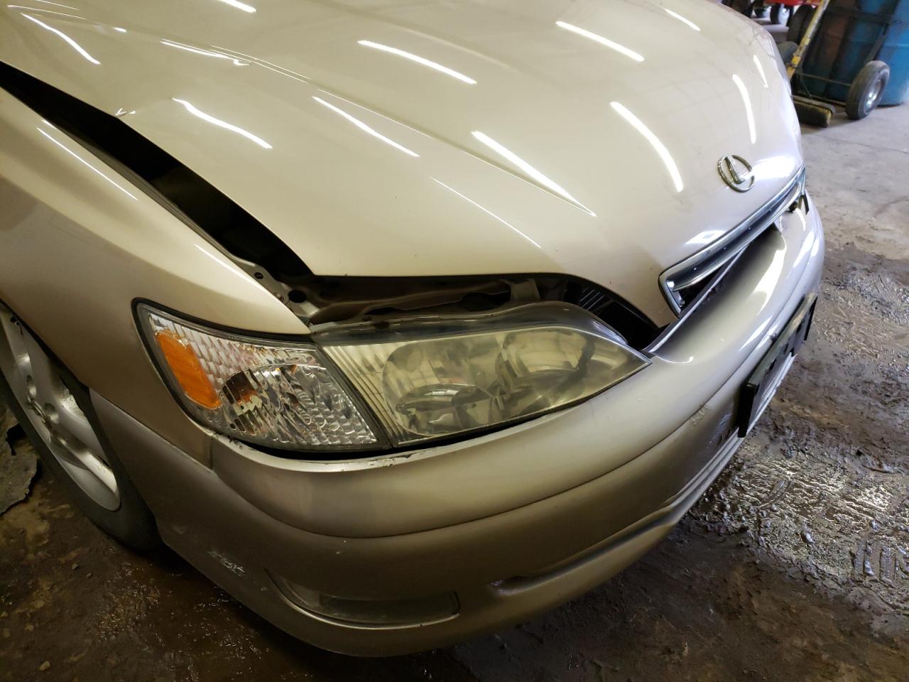 Photo 9 from auction – 2001 LEXUS ES 300 with VIN JT8BF28G010335330