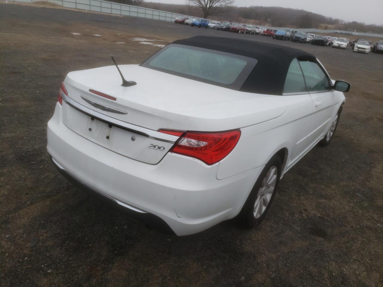 Photo 4 from auction – 2011 CHRYSLER 200 TOURIN with VIN 1C3BC2EB6BN568155