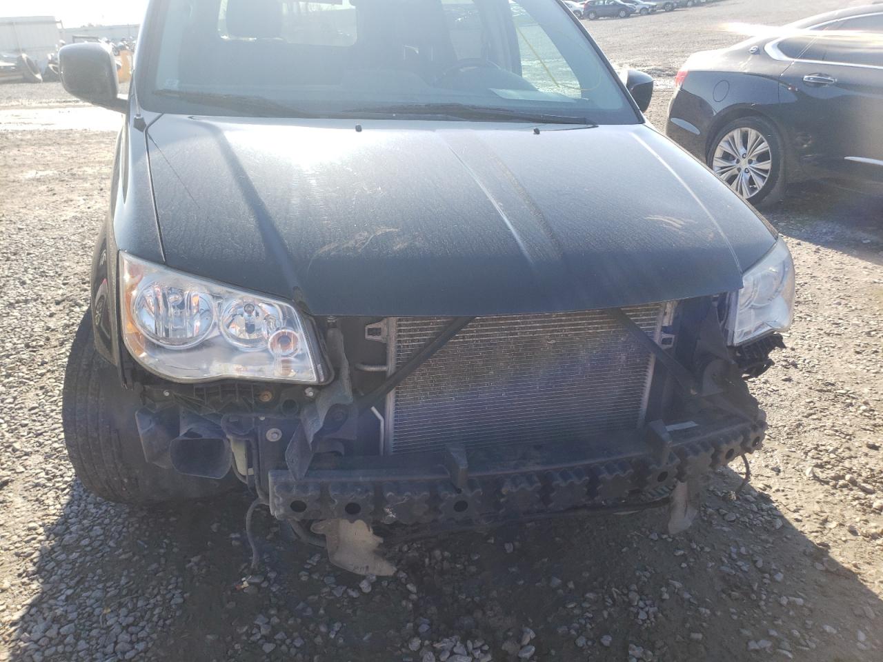 Photo 9 from auction – 2014 CHRYSLER TOWN & COU with VIN 2C4RC1BG9ER178209