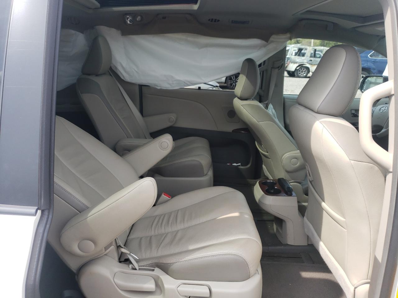 Photo 6 from auction – 2012 TOYOTA SIENNA XLE with VIN 5TDYK3DCXCS250124