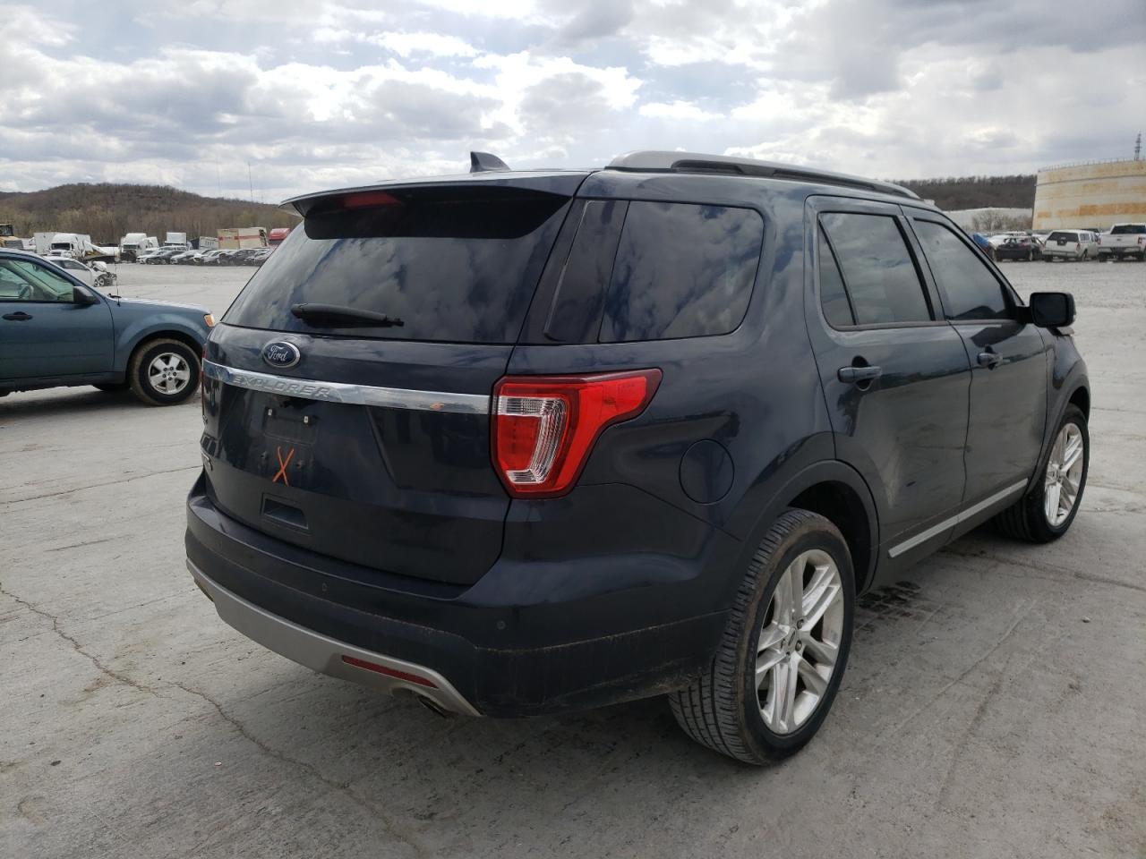 Photo 4 from auction – 2017 FORD EXPLORER X with VIN 1FM5K7D82HGD87626