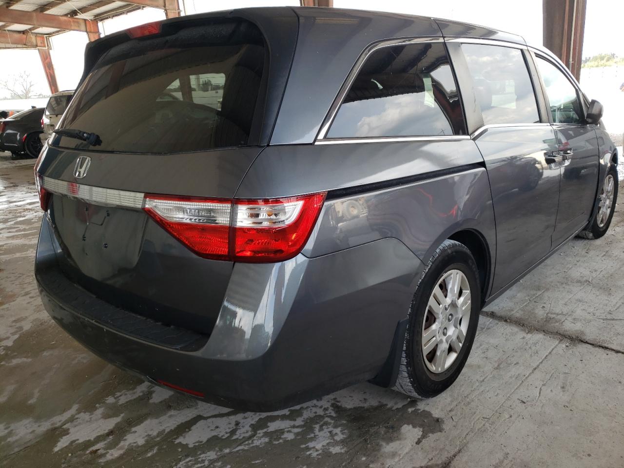 Photo 4 from auction – 2012 HONDA ODYSSEY LX with VIN 5FNRL5H23CB009329