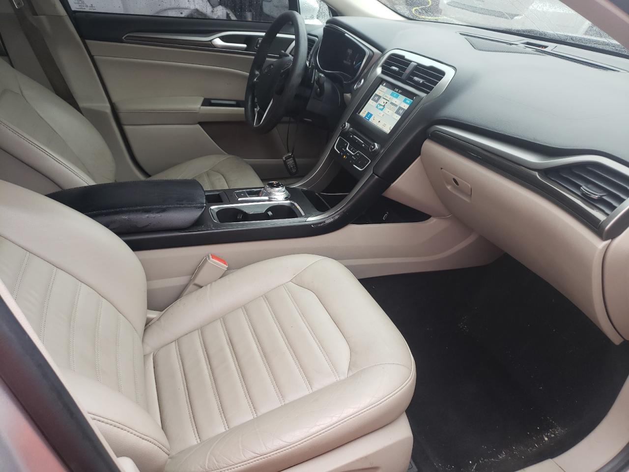 Photo 5 from auction – 2017 FORD FUSION SE with VIN 3FA6P0T97HR268576