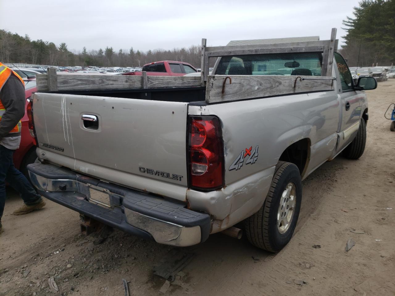 Photo 4 from auction – 2004 CHEVROLET SILVERADO with VIN 1GCEK14T54E186167