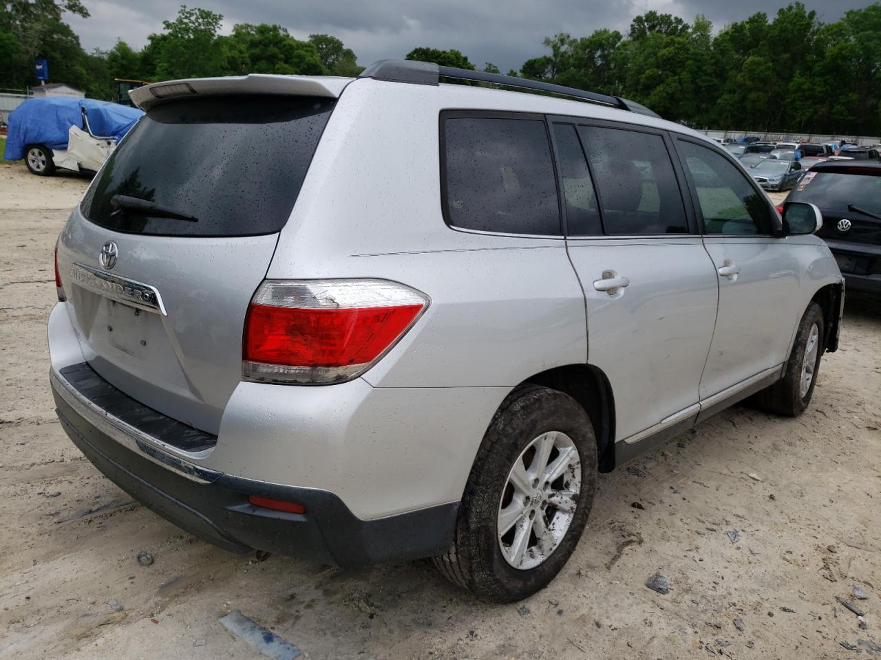 Photo 4 from auction – 2013 TOYOTA HIGHLANDER with VIN 5TDZA3EH8DS032959