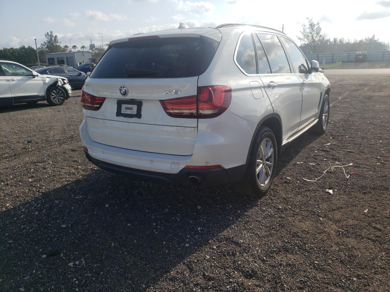 Photo 4 from auction – 2015 BMW X5 XDRIVE3 with VIN 5UXKR0C54F0K64772