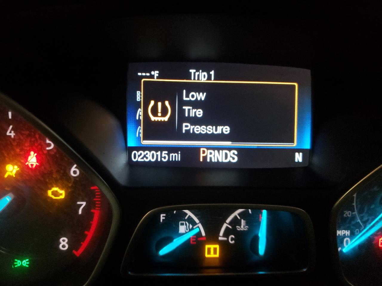 Photo 8 from auction – 2018 FORD ESCAPE SEL with VIN 1FMCU0HD6JUC57677