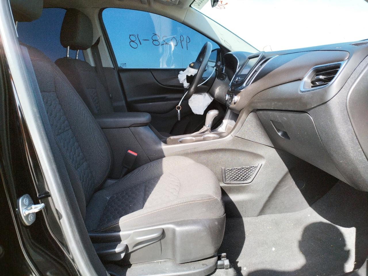 Photo 5 from auction – 2018 CHEVROLET EQUINOX LT with VIN 2GNAXSEV3J6306271