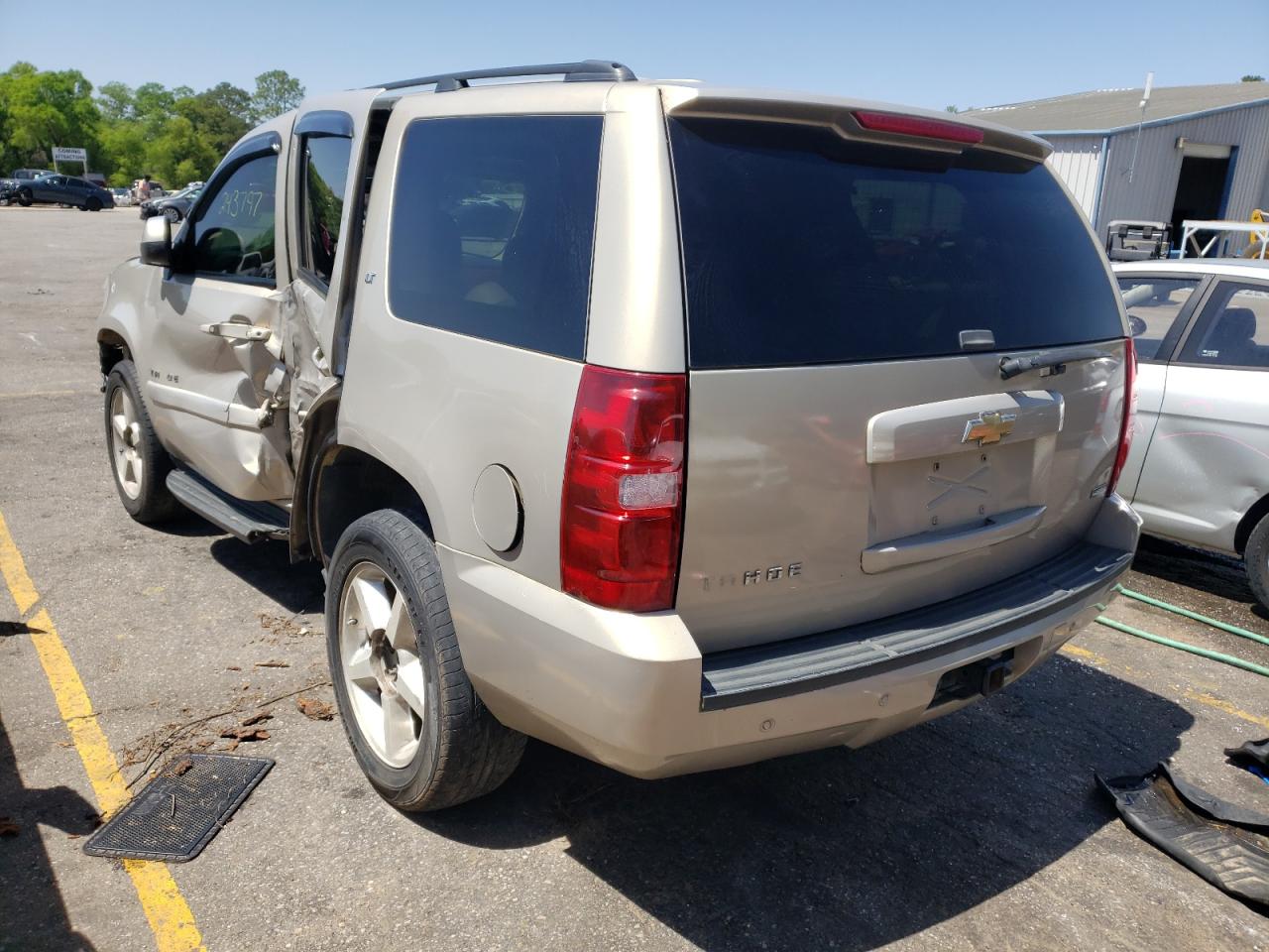 Photo 3 from auction – 2007 CHEVROLET TAHOE C150 with VIN 1GNFC13027J376519