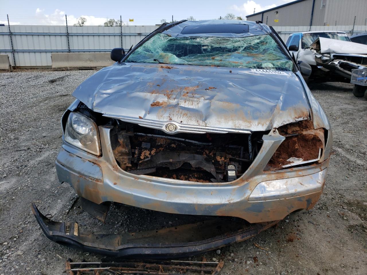 Photo 9 from auction – 2004 CHRYSLER PACIFICA with VIN 2C8GM68454R624707