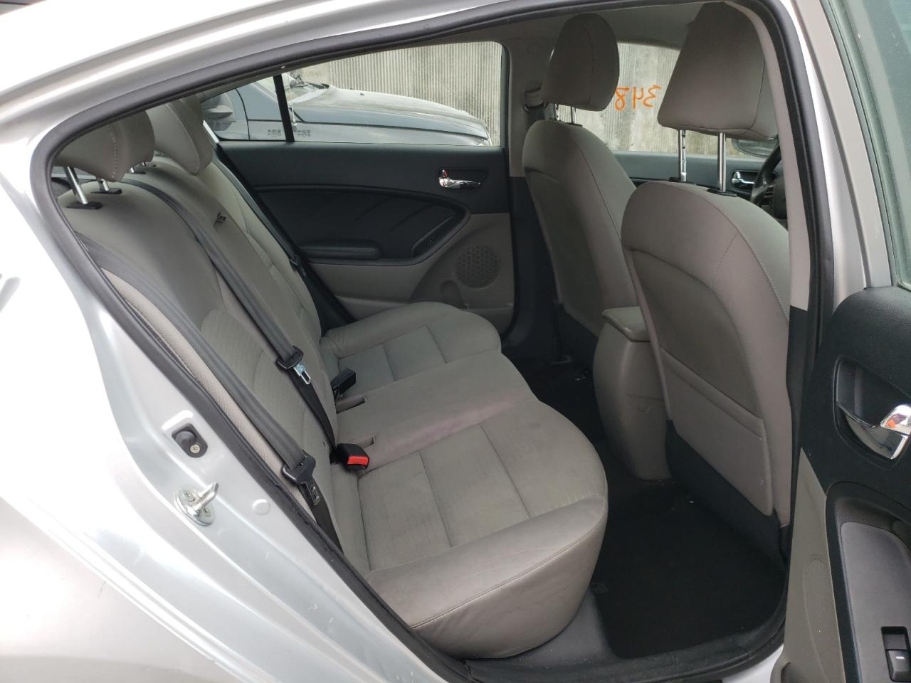 Photo 6 from auction – 2015 KIA FORTE LX with VIN KNAFX4A66F5385198