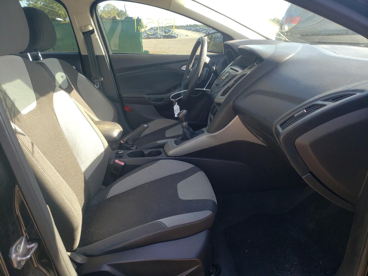 Photo 5 from auction – 2012 FORD FOCUS SE with VIN 1FAHP3F26CL399384