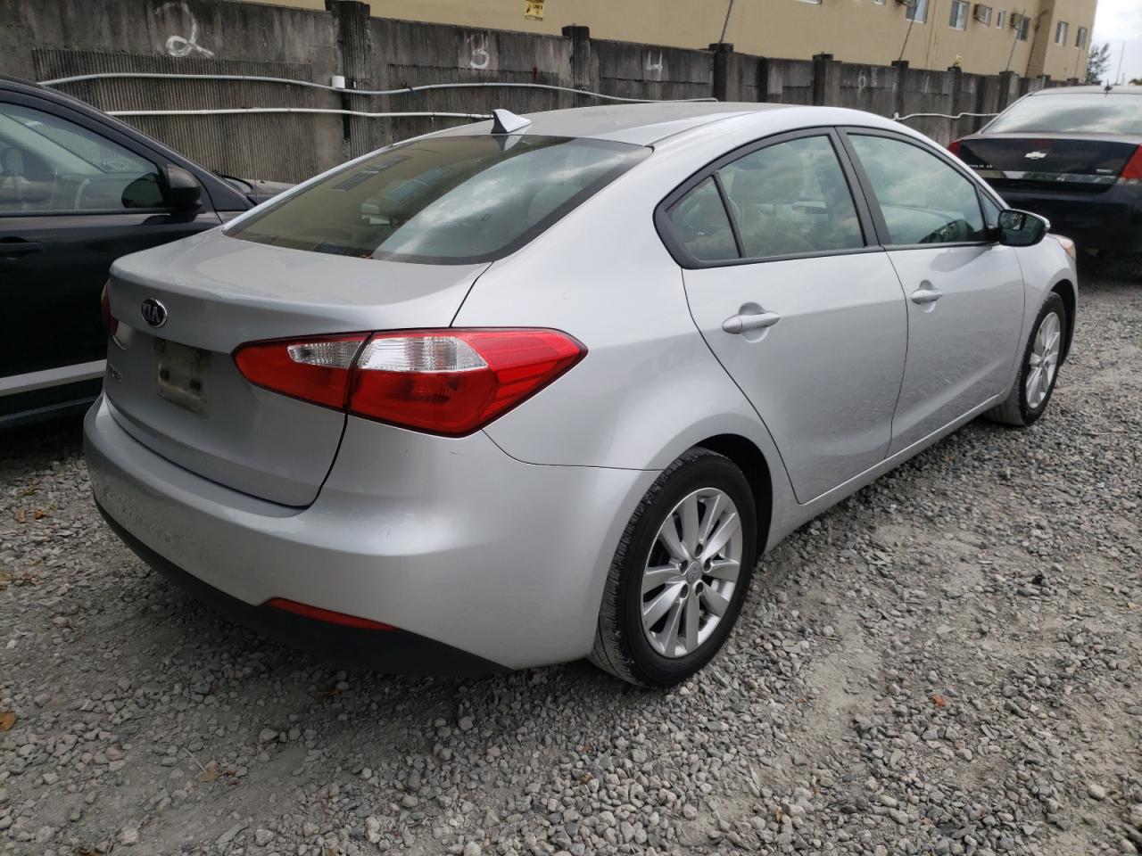 Photo 4 from auction – 2015 KIA FORTE LX with VIN KNAFX4A66F5385198