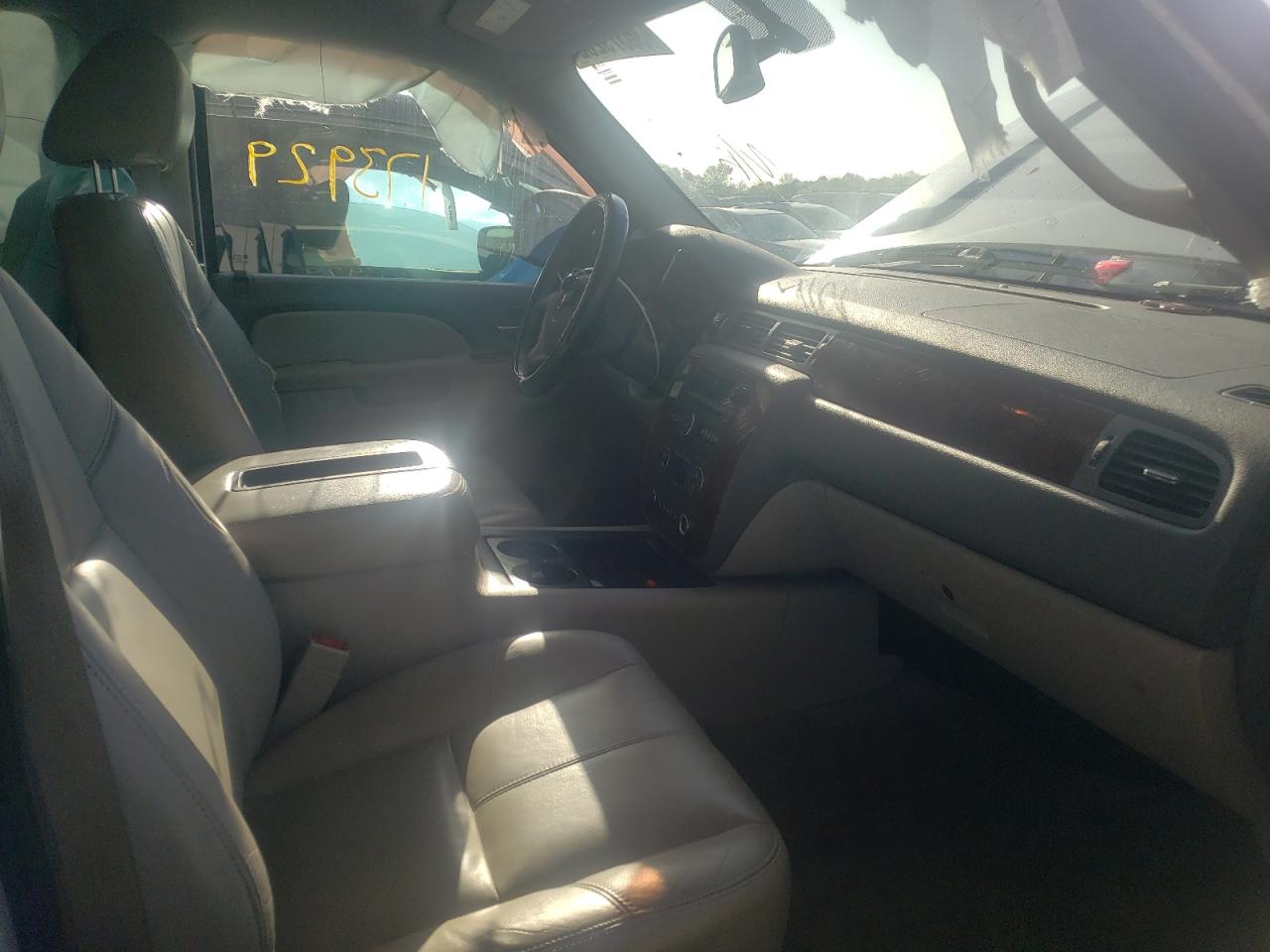 Photo 5 from auction – 2011 CHEVROLET TAHOE C150 with VIN 1GNSCBE0XBR266975