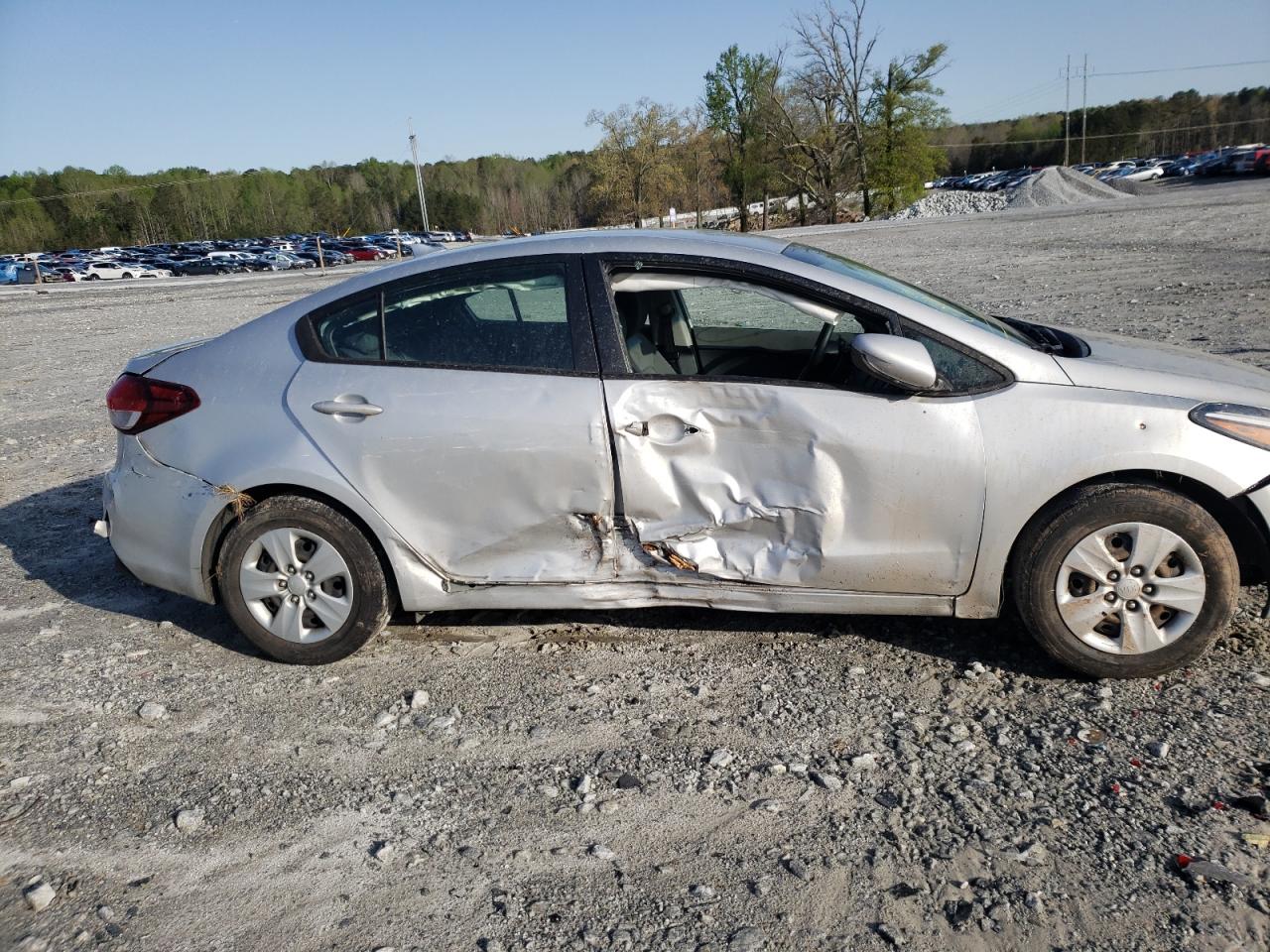 Photo 9 from auction – 2018 KIA FORTE LX with VIN 3KPFK4A75JE221576