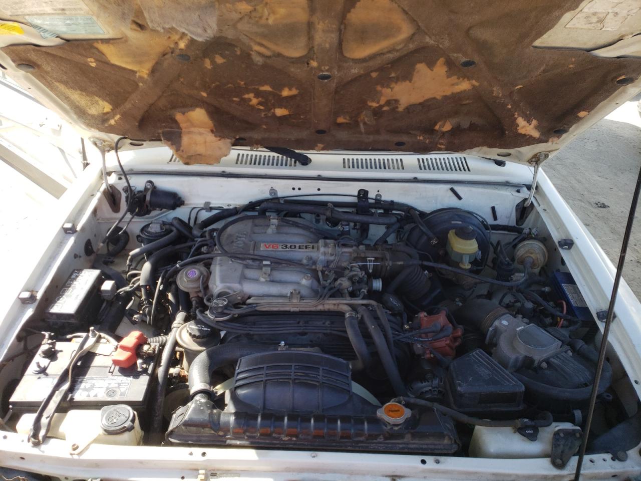 Photo 7 from auction – 1990 TOYOTA PICKUP CAB with VIN JT5VN94T7L0019774