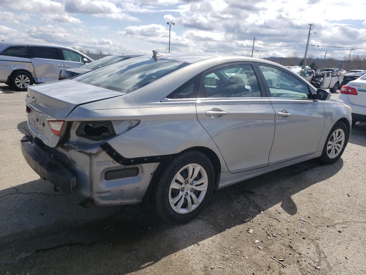 Photo 4 from auction – 2011 HYUNDAI SONATA GLS with VIN 5NPEB4AC8BH229564