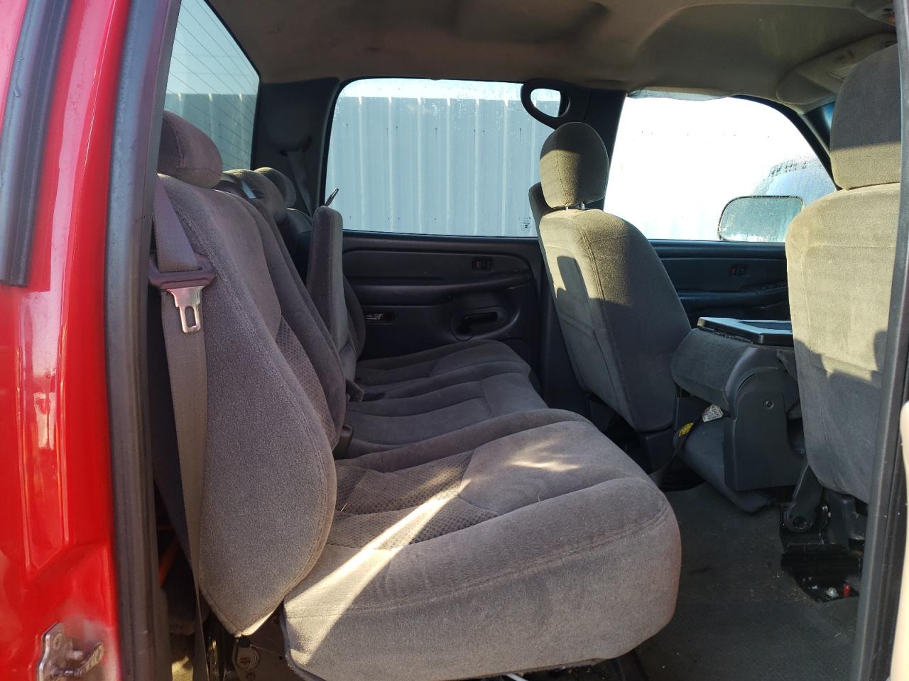Photo 6 from auction – 2005 CHEVROLET SILVERADO with VIN 1GCHK23U65F829134