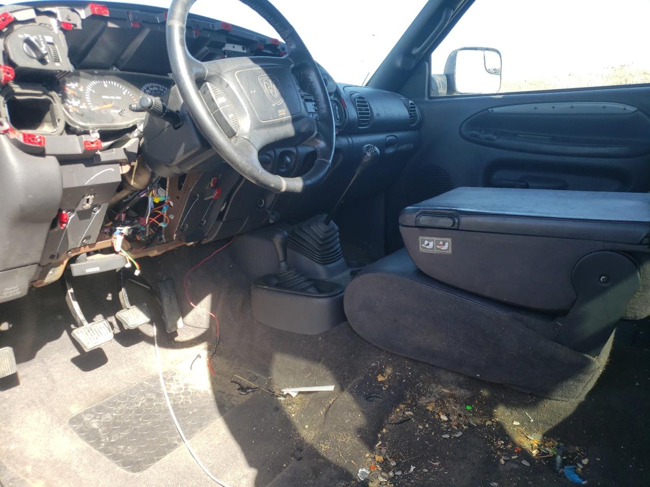 Photo 9 from auction – 2002 DODGE RAM 2500 with VIN 3B7KF23C92M249020