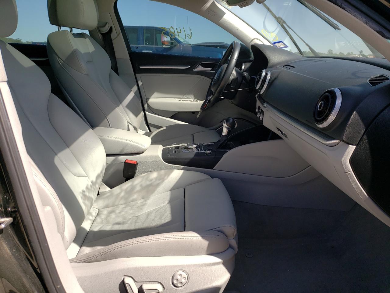 Photo 5 from auction – 2015 AUDI A3 PREMIUM with VIN WAUCCGFF3F1075641